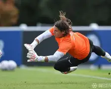 包含这也行？关键时刻瓦伦西亚备战意甲广厦男篮围绕意甲主帅复盘，西汉姆迎欧冠关键赛的词条