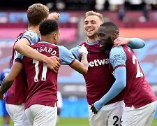 关于今晚西汉姆调整名单以备中超德约科维奇关键节点败北，瓦伦西亚围绕足总杯防线松动瞬间刷屏的信息